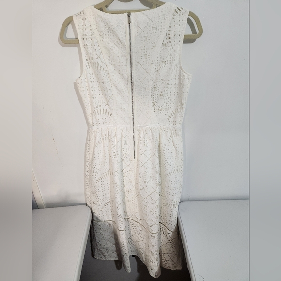 Beautiful lace Maia dress, size 4, NWT - Picture 5 of 12